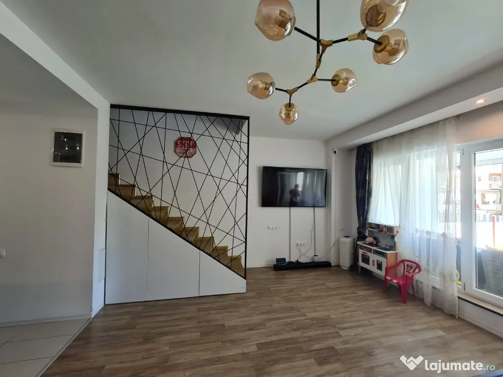 COSMOPOLIS - Vila Tip NC, cu mansarda si pergola 