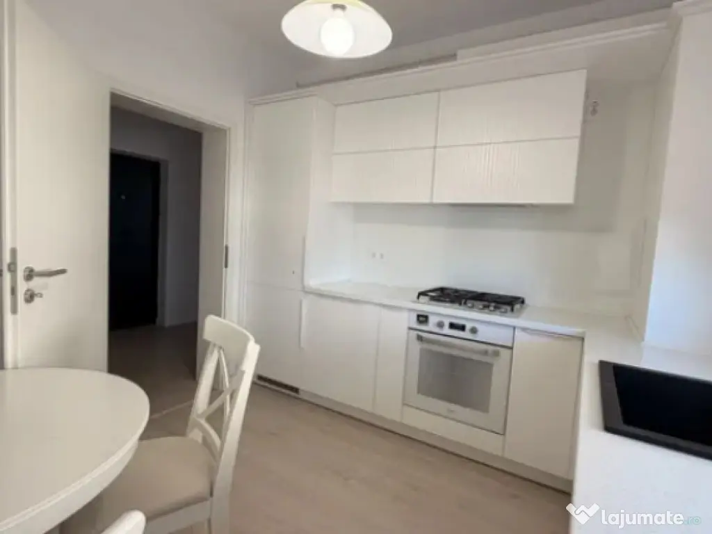 Apartament 2 camere, decomandat - zona Sanpetru 