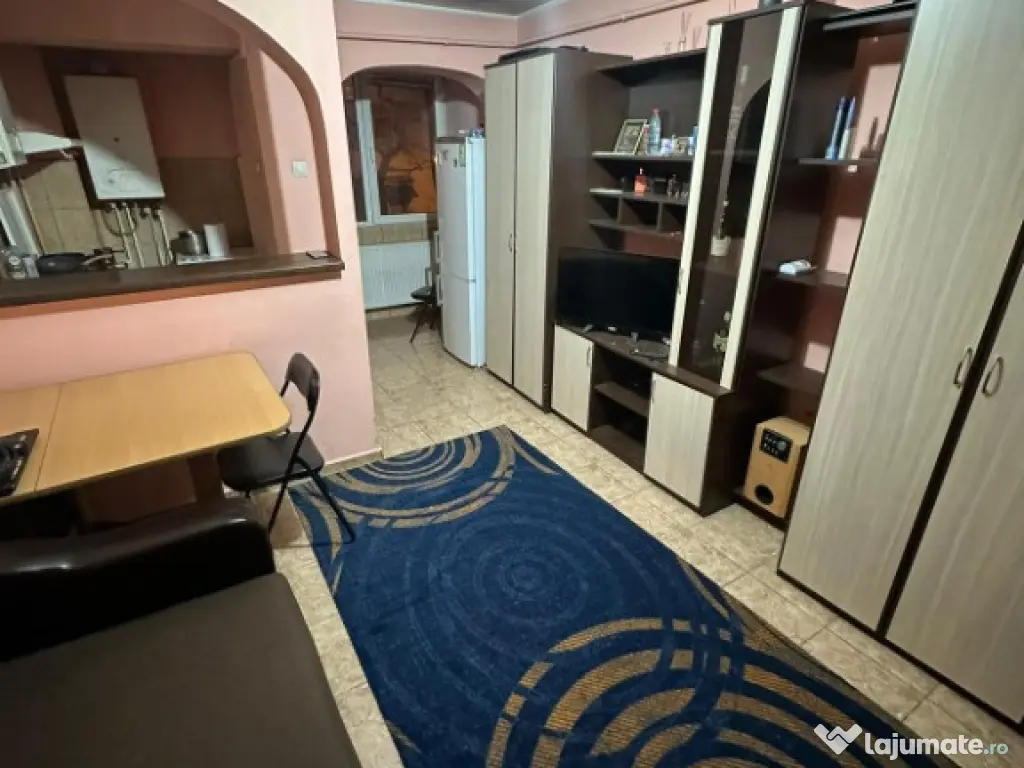 Garsonieră Galata, mobilată și utilată, liberă 