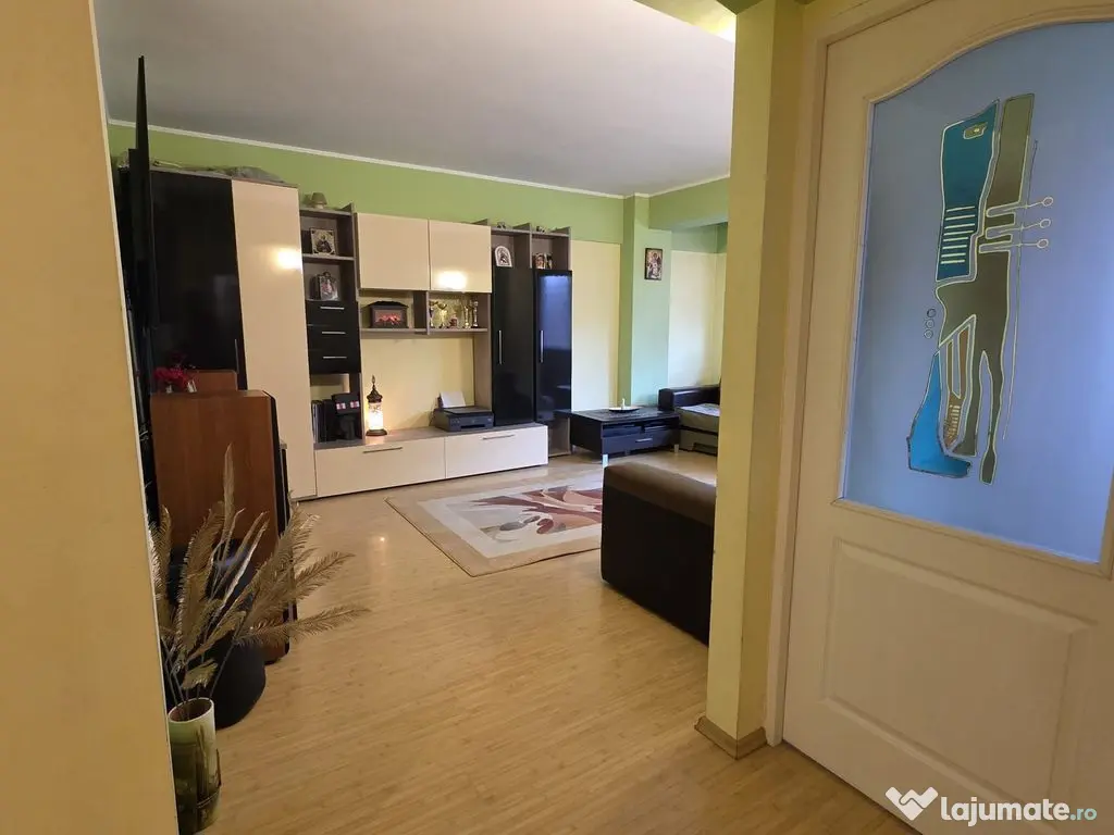 Primo, doua camere decomandat etaj 1 