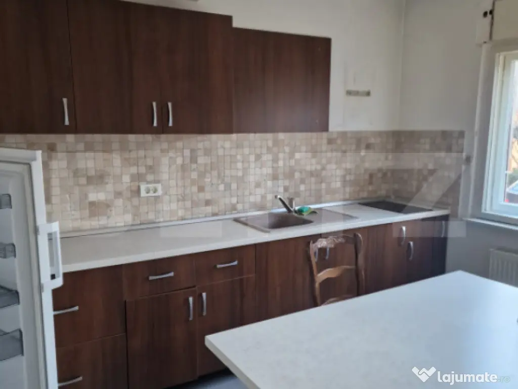 Casa 6 camere ideala pentru activitati de birou 