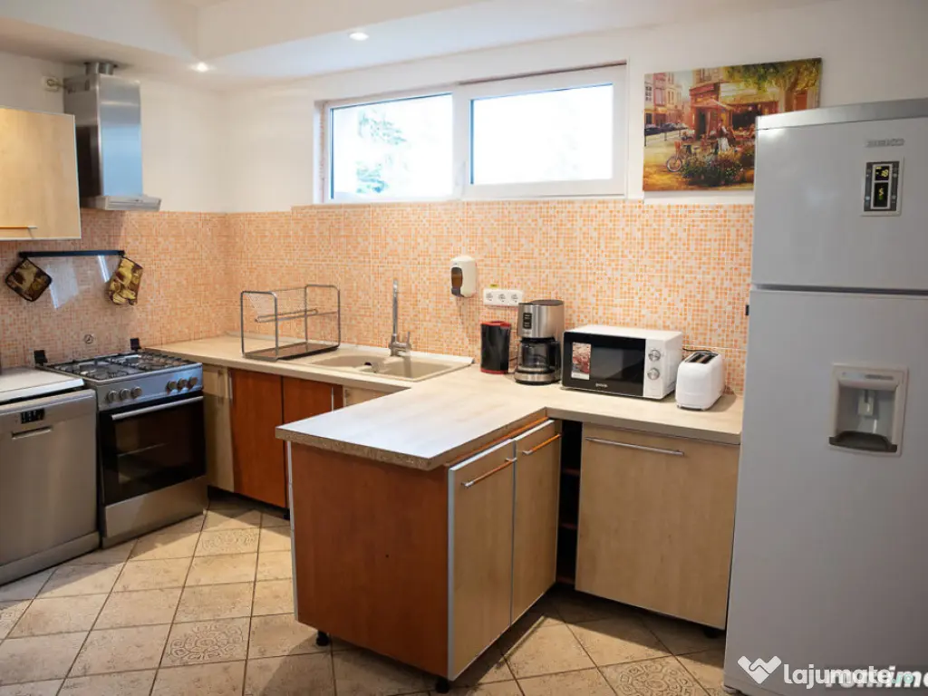 Vila / Pensiune 12 Camere - Afacere la Cheie- Predeal Cla 