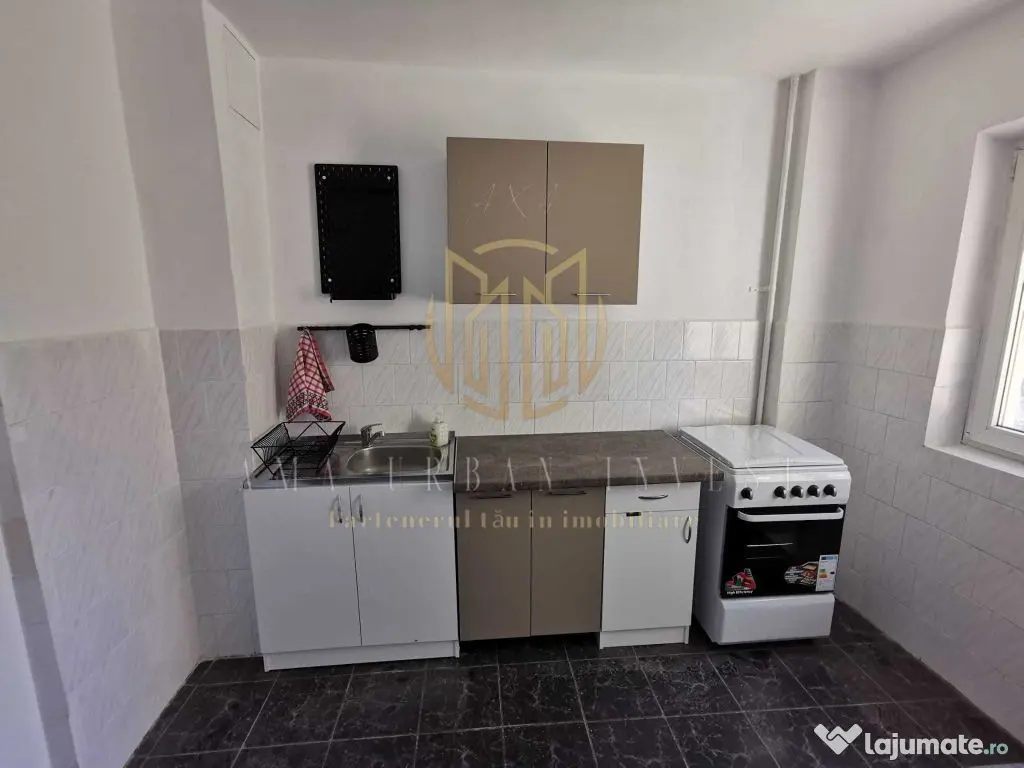 Bulevardul 1 Decembrie | 2 Cam. Decomandat | Bloc 1984 Re...