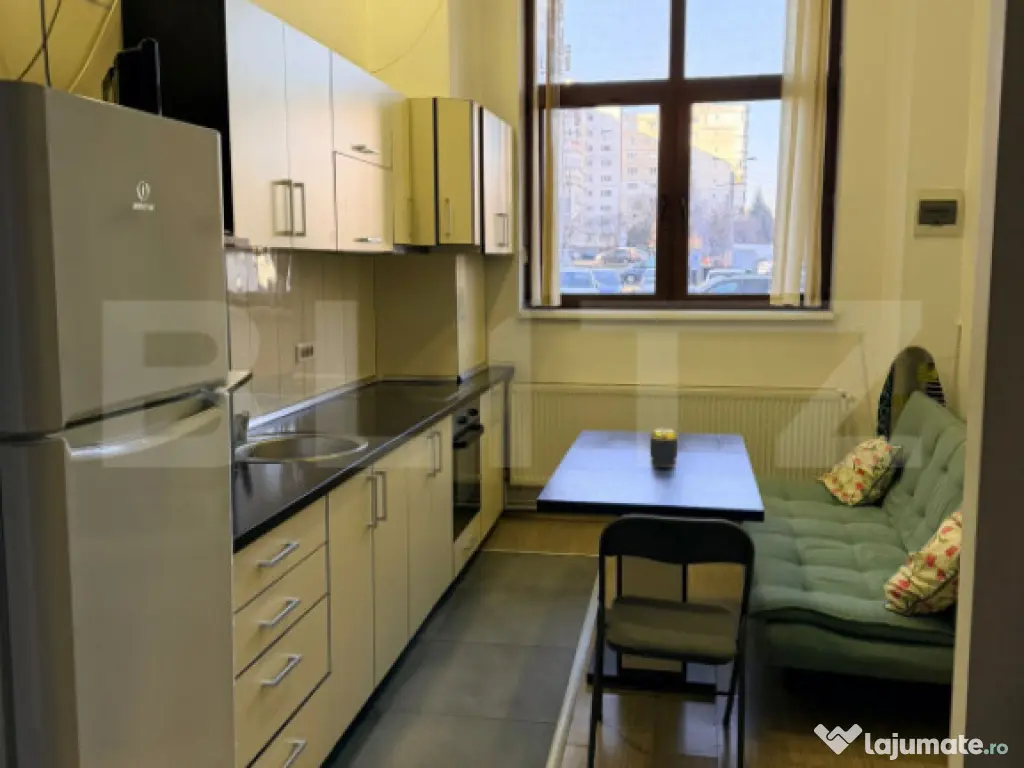 Apartament cu o camera, semidecomandat, pet friendly, loc de 