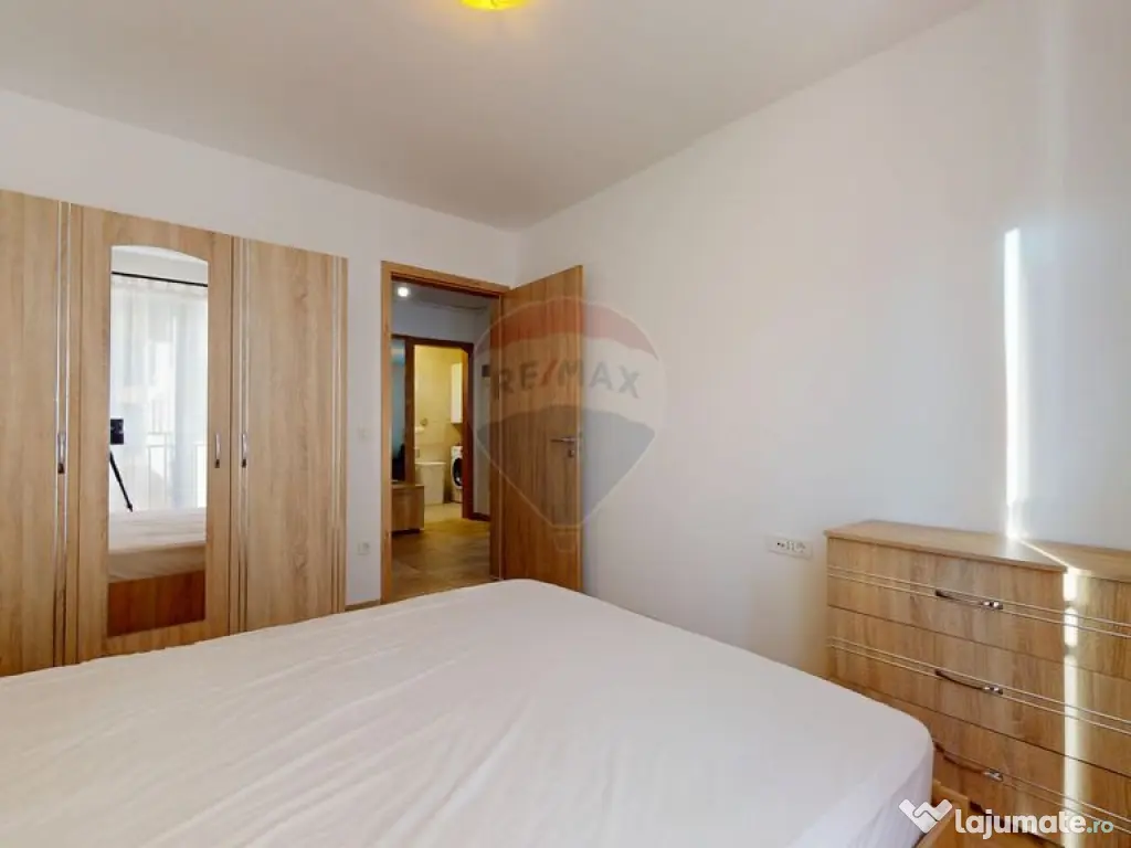 Studio modern Tractorul 