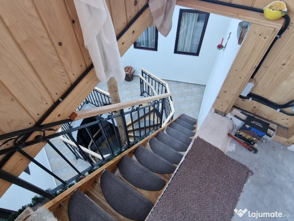 Apartament 4 camere vilă Schei 