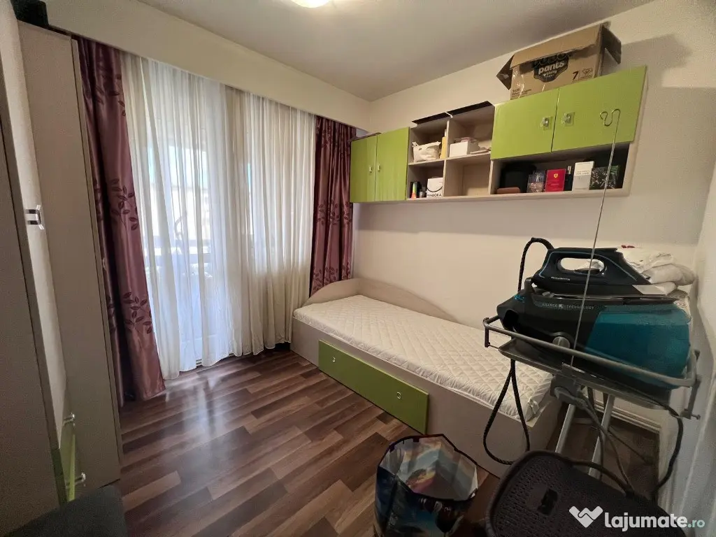 Apartament 4 camere,et 3, zona Liceul Auto - Deva 