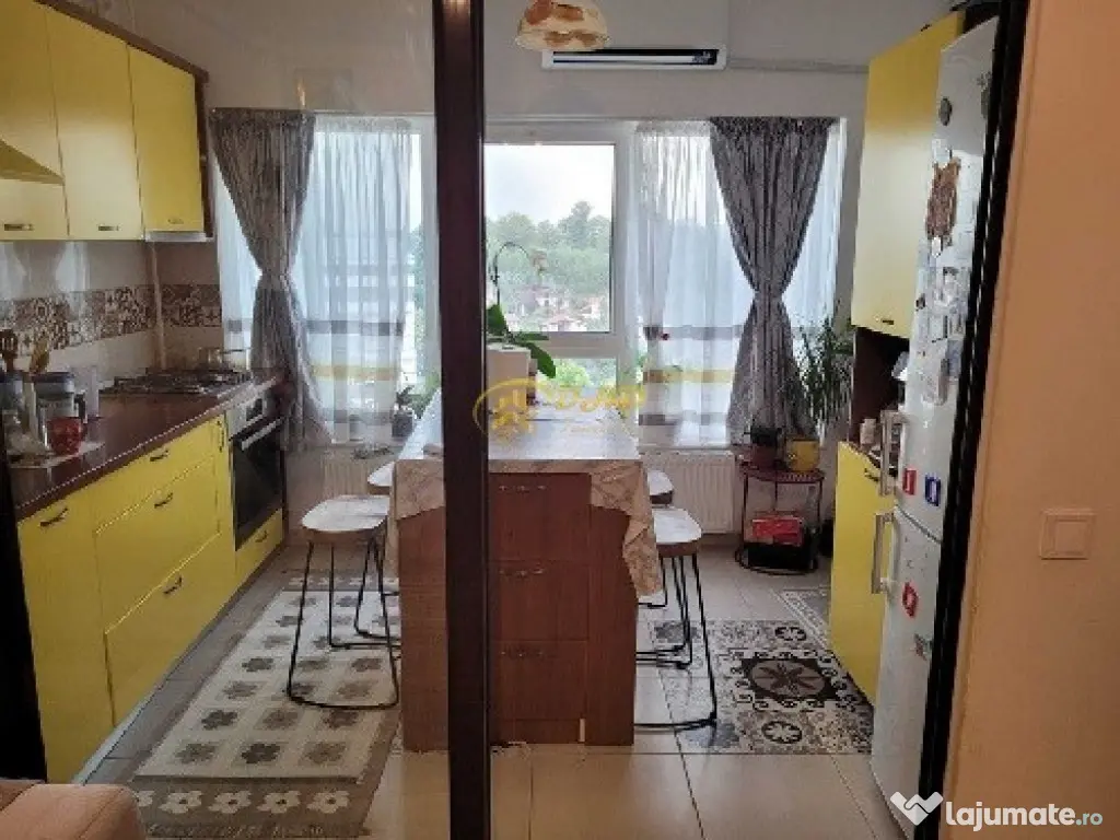 Apartament cu 3 camere, zona Pacurari la complexul Rasarit de Soare 