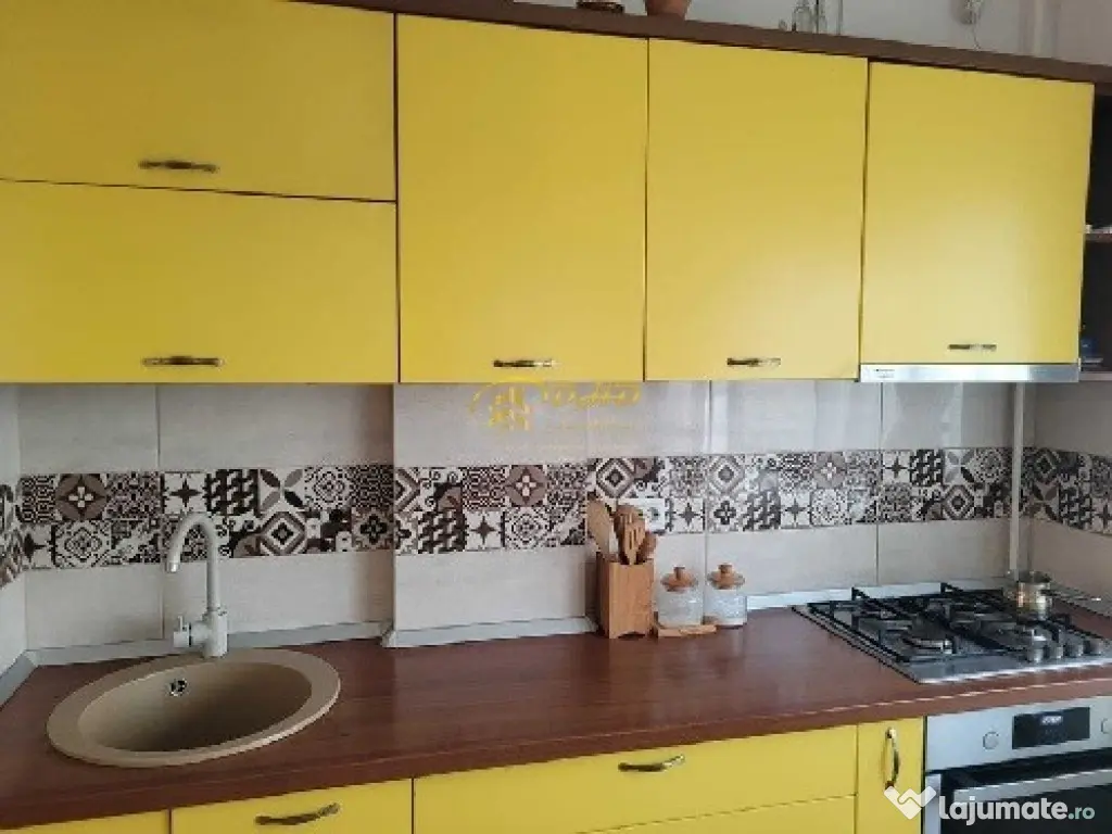 Apartament cu 3 camere, zona Pacurari la complexul Rasarit de Soare 