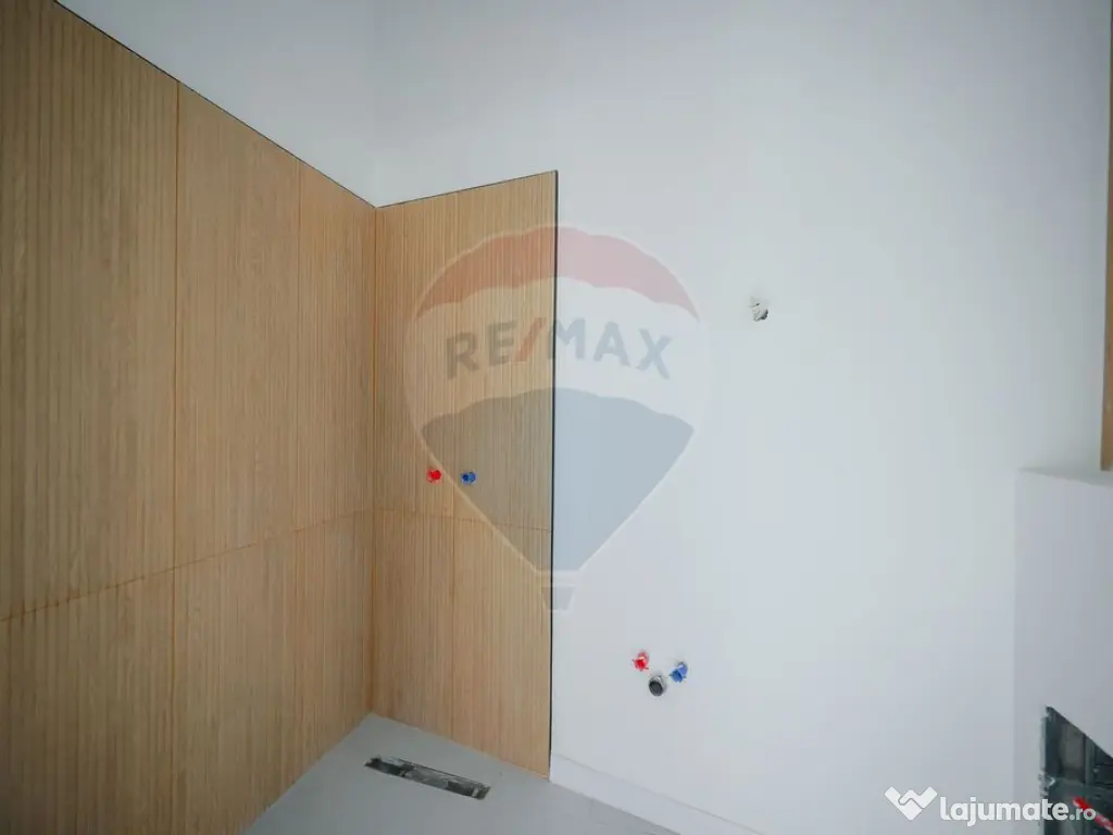 Apartament cu 4 camere de vânzare, ultracentral 