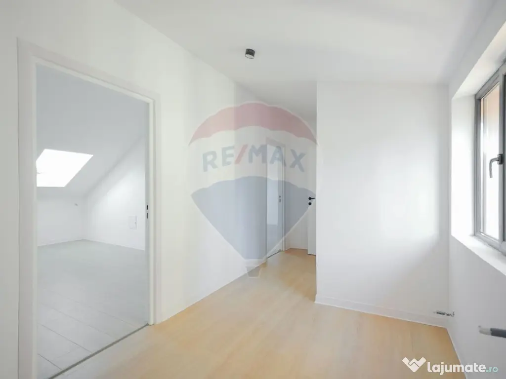 Apartament cu 4 camere de vânzare, ultracentral 