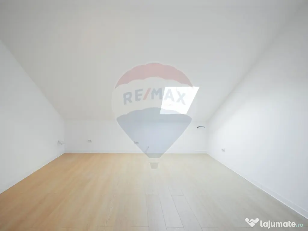 Apartament cu 4 camere de vânzare, ultracentral 