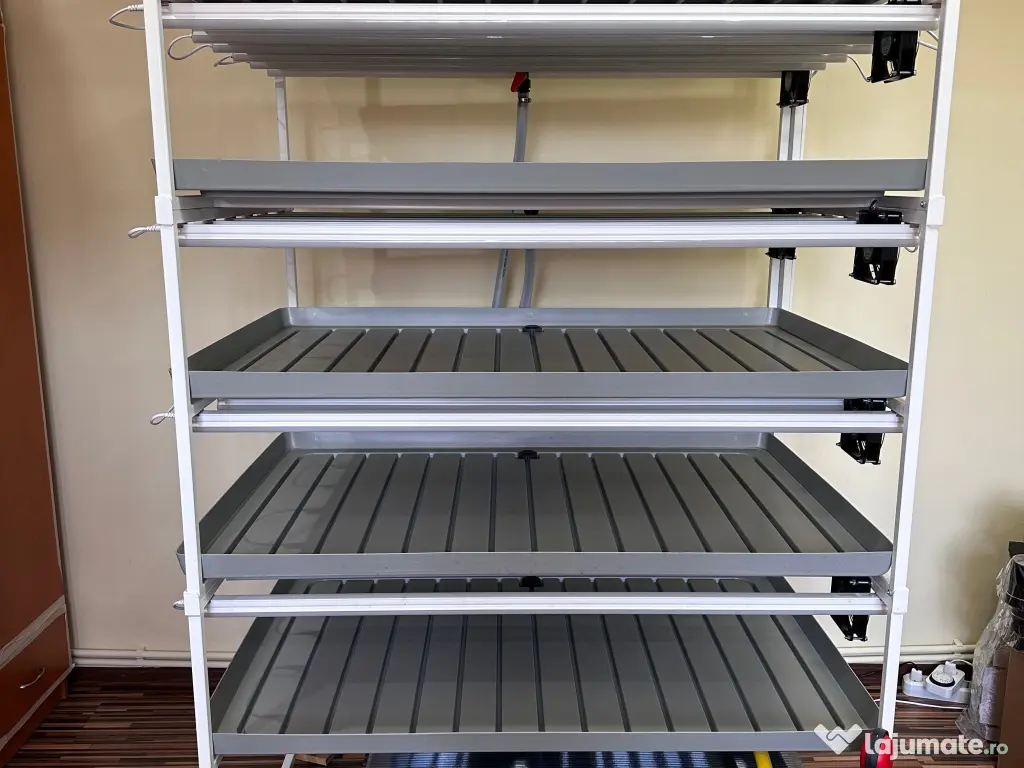 Sistem hidroponic complet pentru crestere microplante -- gata de productie 
