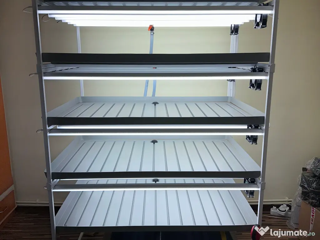 Sistem hidroponic complet pentru crestere microplante -- gata de productie 