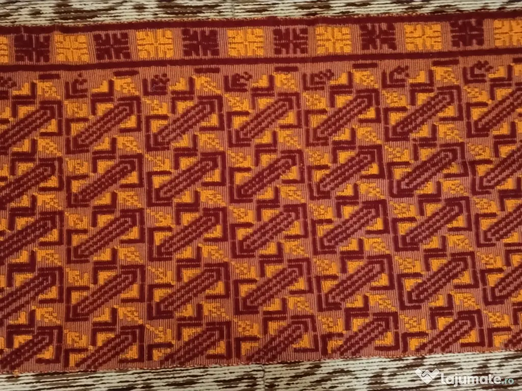 Macate țesute manual din lână 