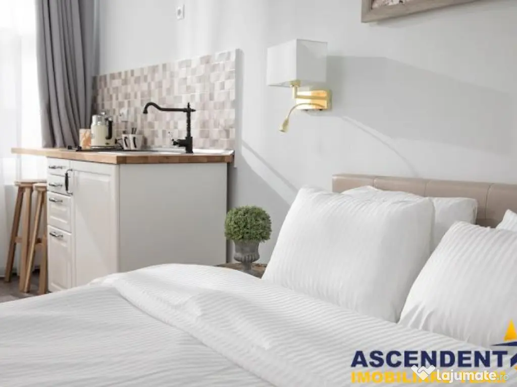 Casa cu 3 apartamente transfer afacere, locuri parcare, Ce 