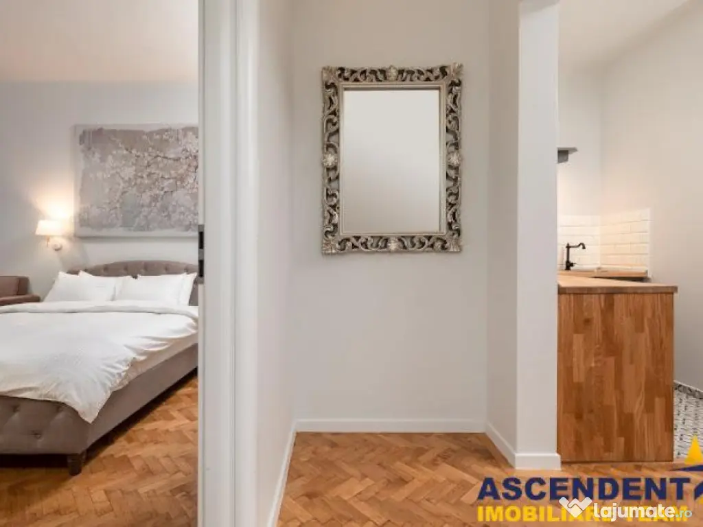 Casa cu 3 apartamente transfer afacere, locuri parcare, Ce 