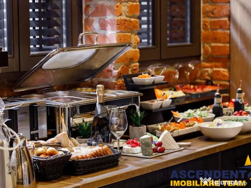 Casa cu 3 apartamente transfer afacere, locuri parcare, Ce 