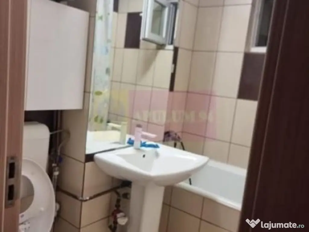 Apartament 3 camere Mega Mall. 