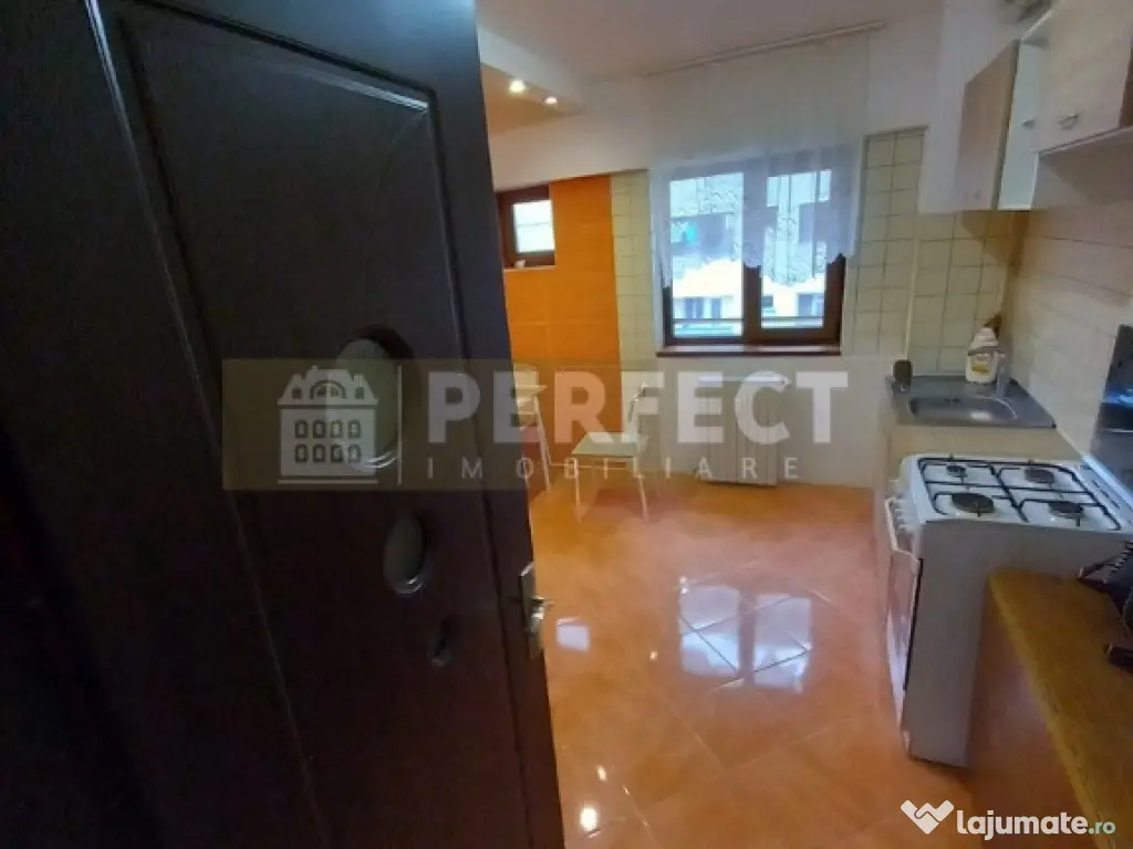 De INCHIRIAT Ap.3 camere DECOMANDAT str.Domnisori 430 euro 