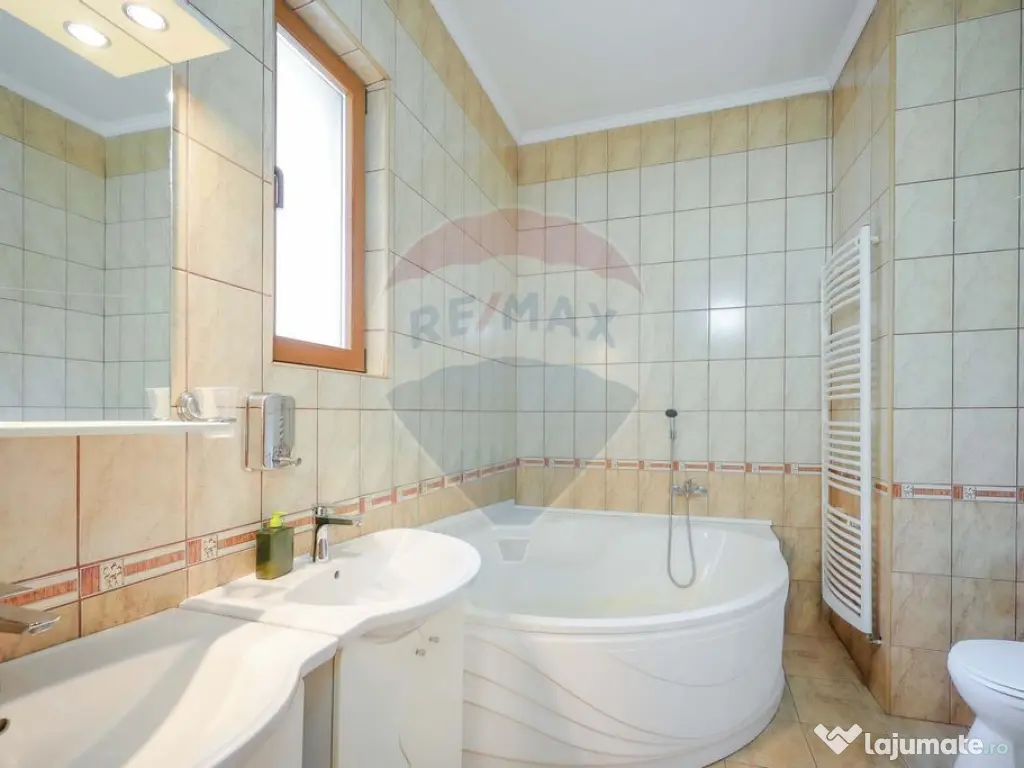 Casă cu 7 camere de vânzare în zona Ultracentrală 