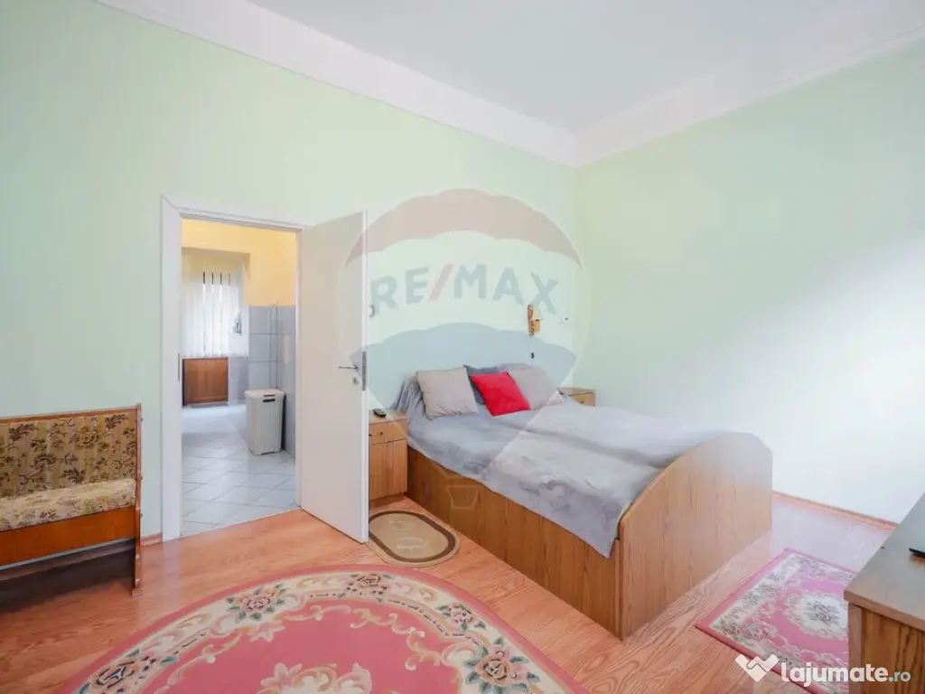 Casă cu 7 camere de vânzare în zona Ultracentrală 