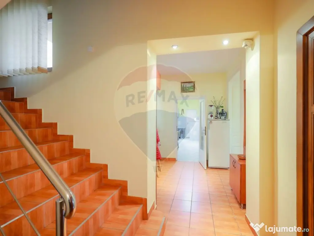 Casă cu 7 camere de vânzare în zona Ultracentrală 