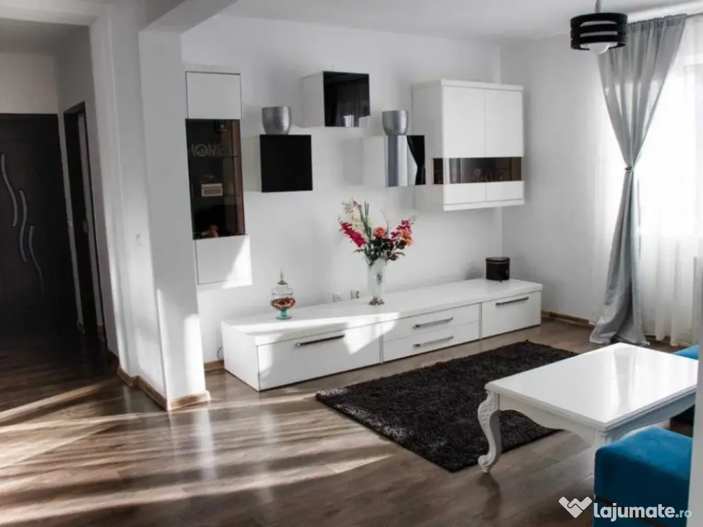 Apartament 2 camere, decomandat - zona Tractorul 