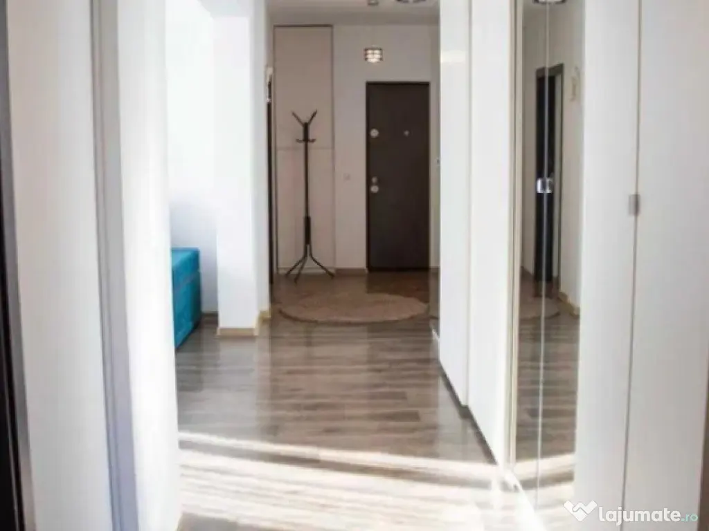 Apartament 2 camere, decomandat - zona Tractorul 