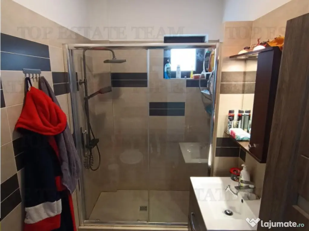 Vila moderna insiruita cu etaj, mansarda si garaj in Magure 