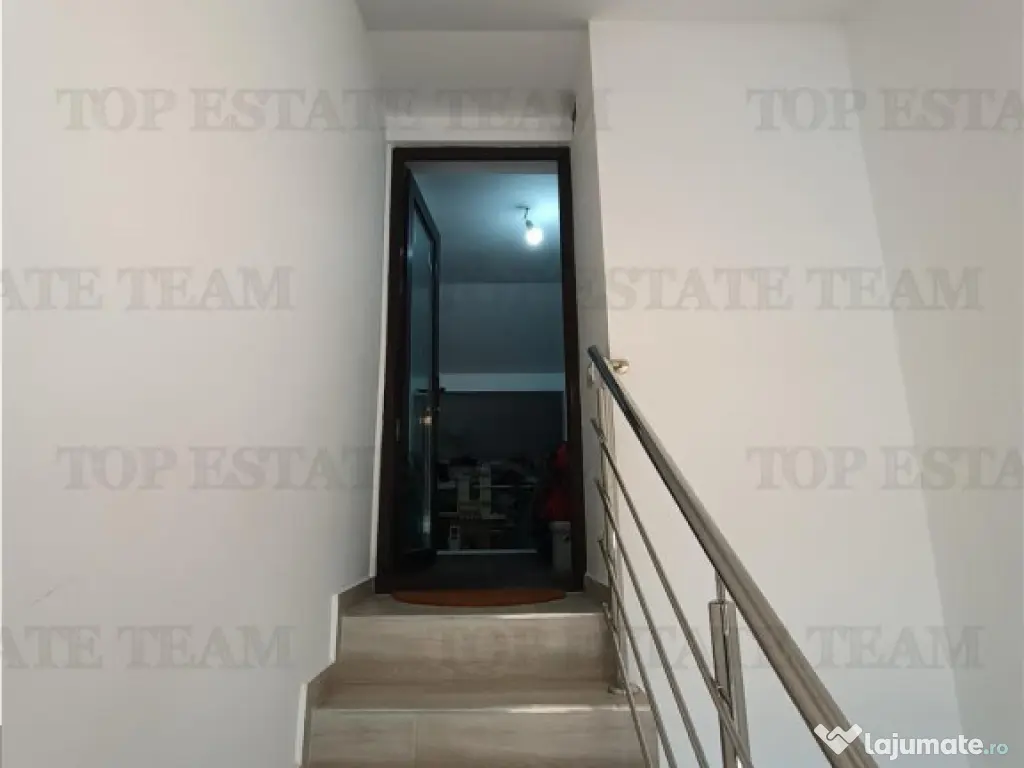 Vila moderna insiruita cu etaj, mansarda si garaj in Magure 