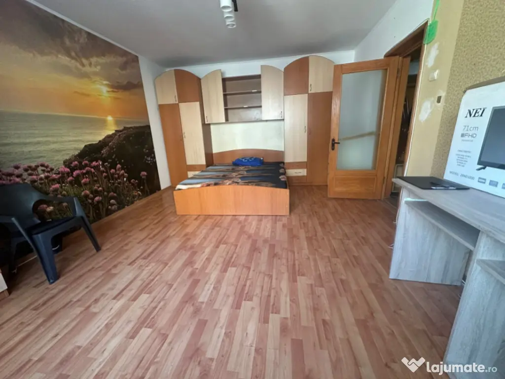 Apartament 1 camere decomandat, zona Buzaului, etaj 3. 