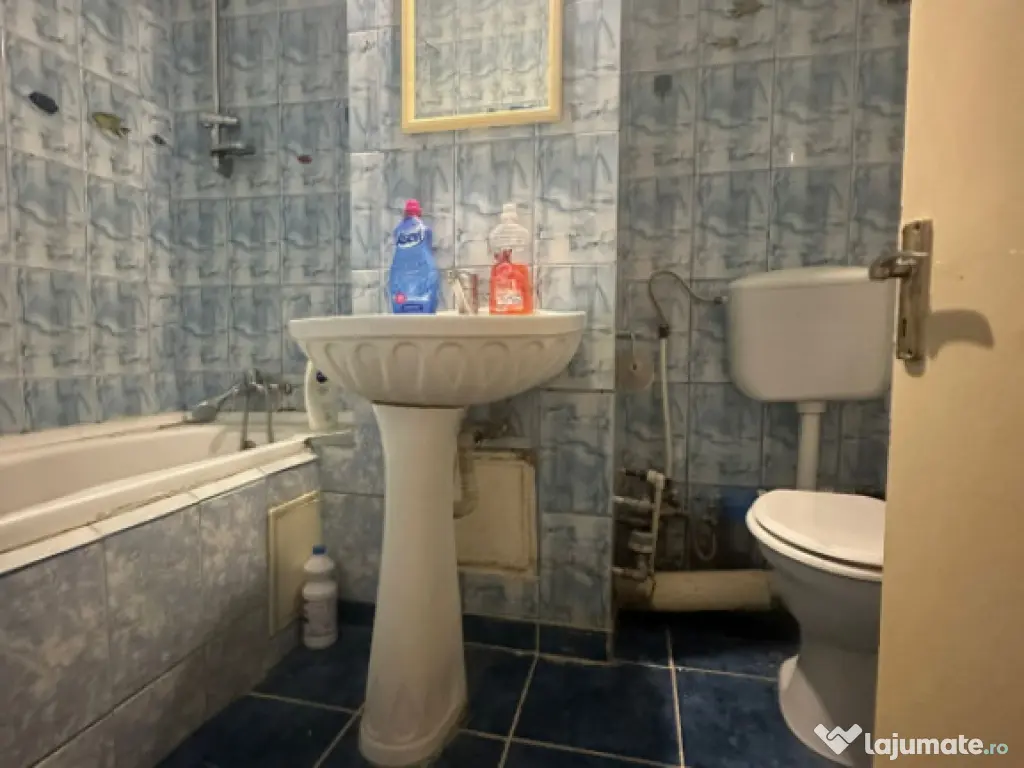 Apartament 1 camere decomandat, zona Buzaului, etaj 3. 