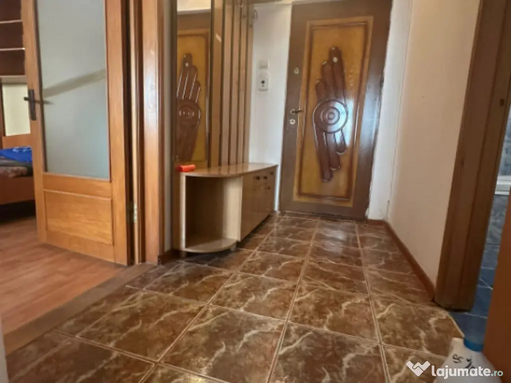 Apartament 1 camere decomandat, zona Buzaului, etaj 3. 