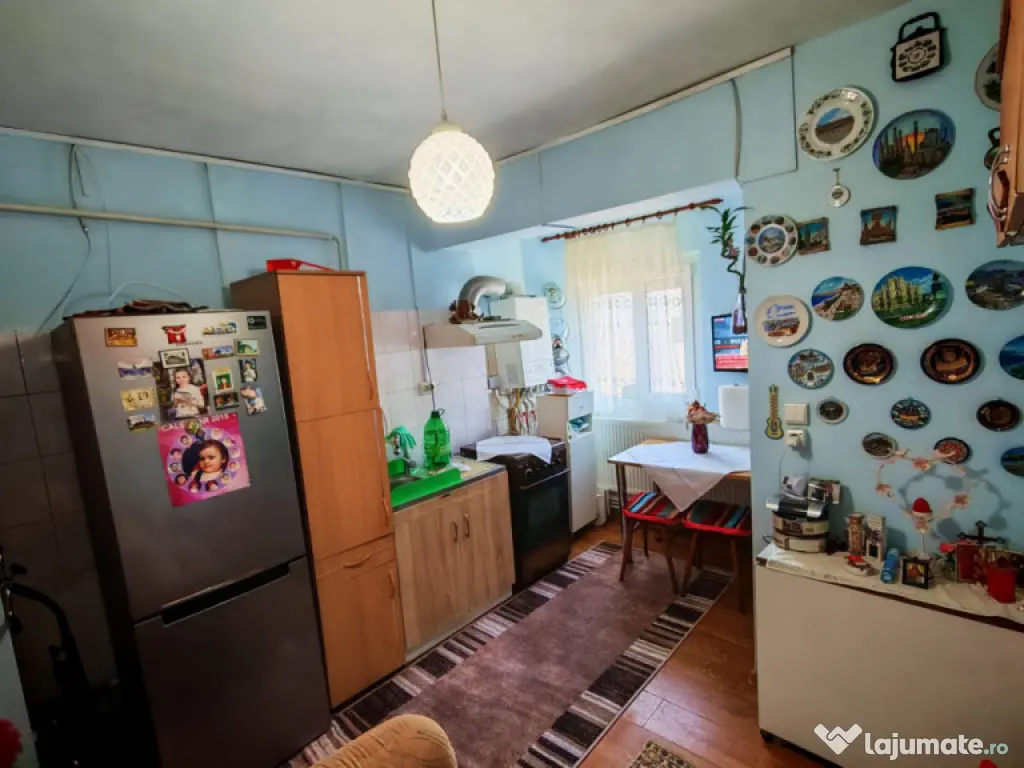 - Apartament 1 camera decomandat, zona Dorobantilor, etaj 3/ 