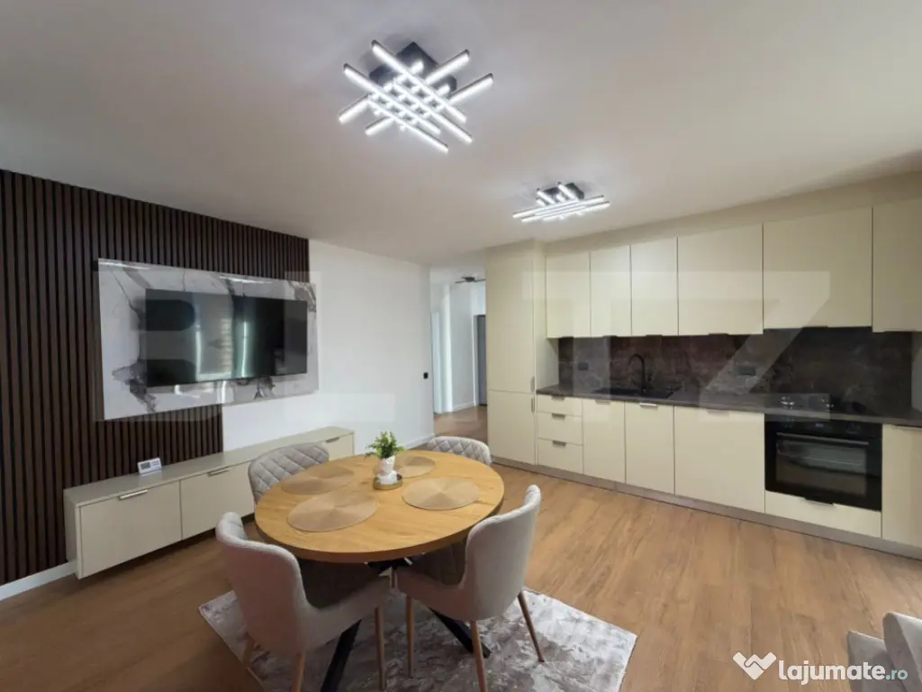 Apartament 3 camere, lux, prima închiriere, parcare, terasa