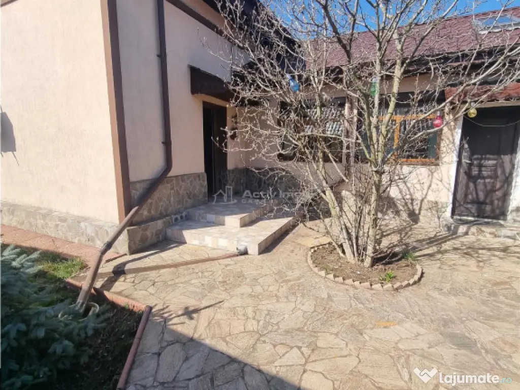 Casa-vila si teren in Nanov