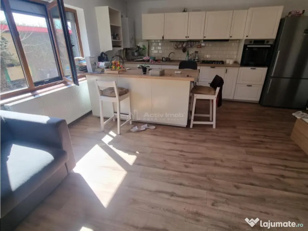 Casa-vila si teren in Nanov