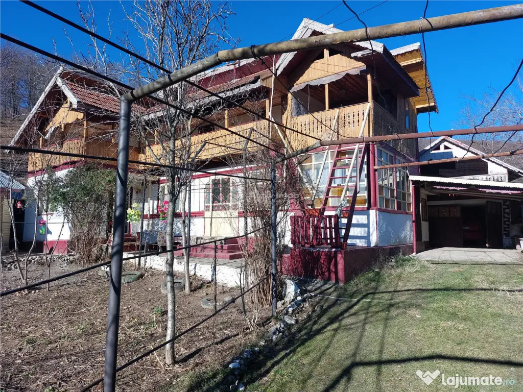 Casa P 1, 5 camere, teren 1200 mp, sat Barbuncesti, Grajdana 