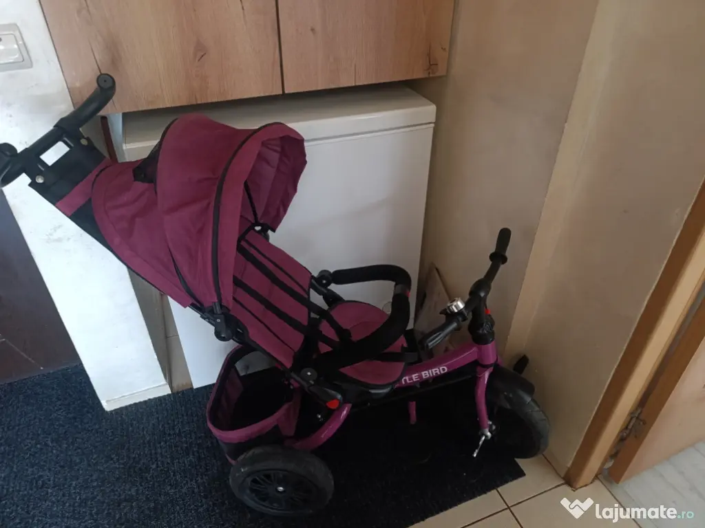 tricicleta vișinie 