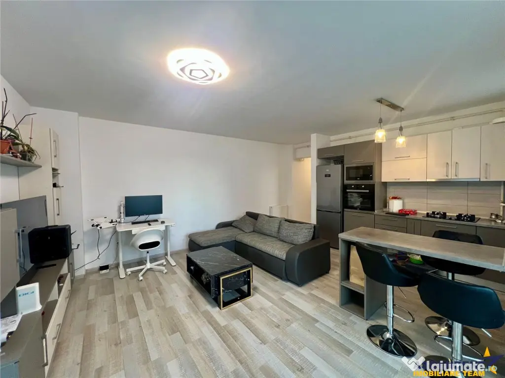 Apartament decomandat, zona Coresi, Tractorul, 2 locuri parc 