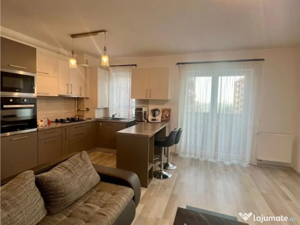 Apartament decomandat, zona Coresi, Tractorul, 2 locuri parc 