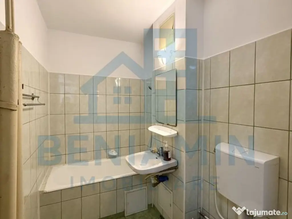 Garsoniera decomandata - mobilata - utilata - etaj 3 - Ro... 