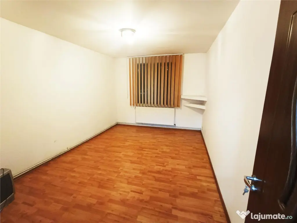 Apartament 3 camere decomandat, Bl. 23, Parter, Moldova ... 