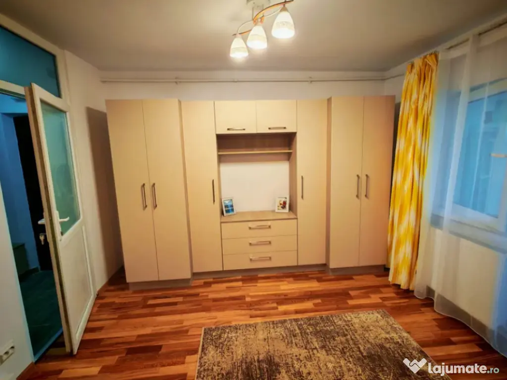 Garsoniera decomandata - zona Astra