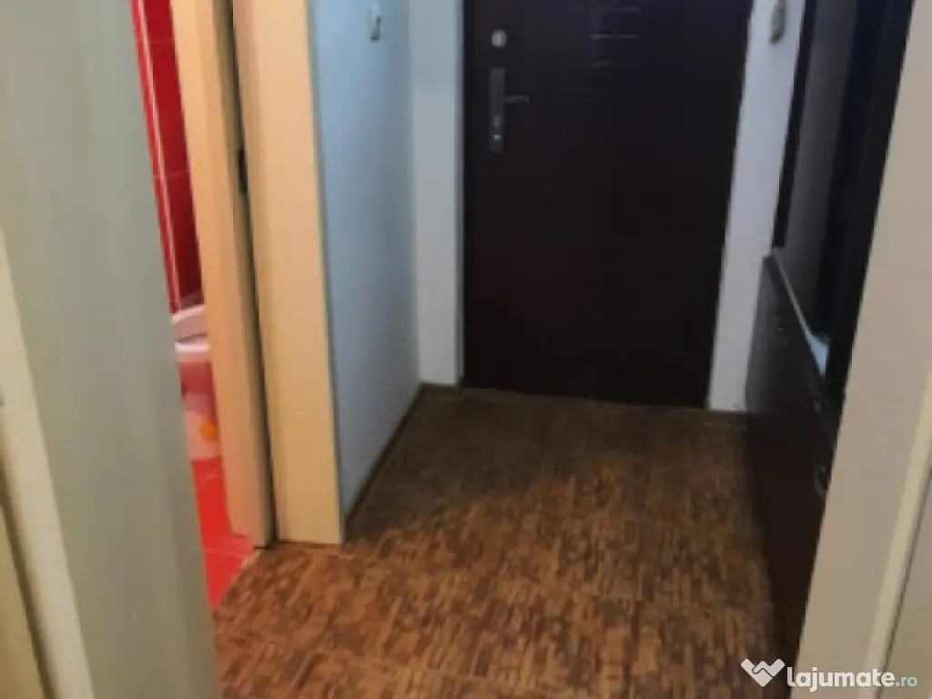 ETAJ 1. Garsoniera , zona Hipodrom-Pietatii.