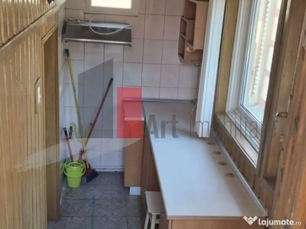 CASA DE VANZARE IN BUSTENI- POIANA TAPULUI 