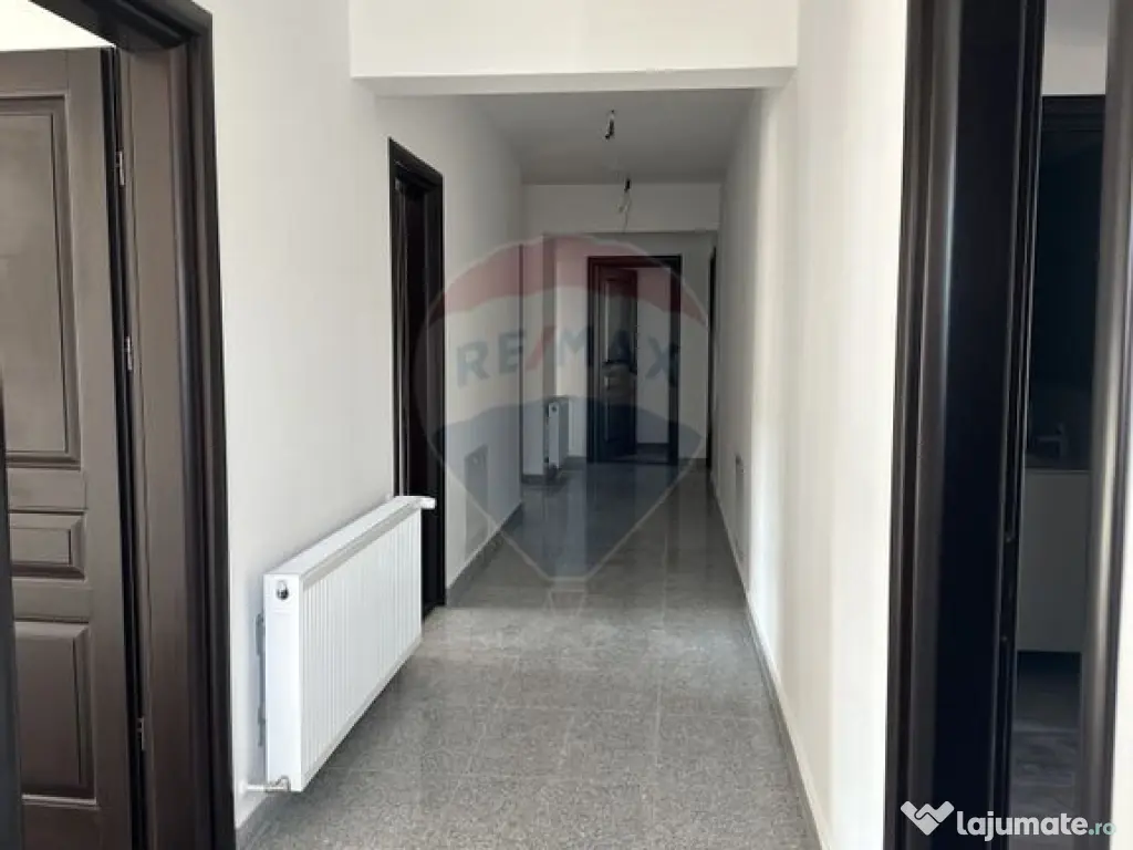 Spațiu comercial de 810 mp de închiriat 