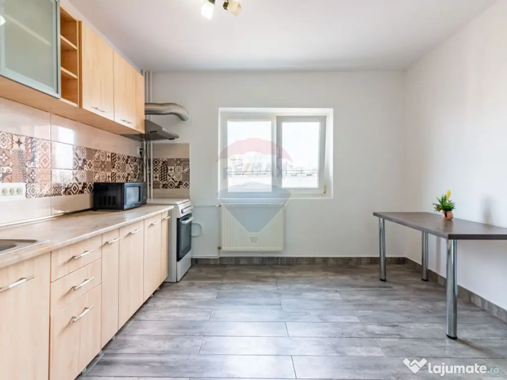 Apartament cu 3 camere de vânzare în zona Vitan Mall / ... 