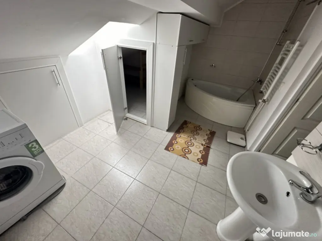 Apartament 3 camere 100mp zona Tilisca 